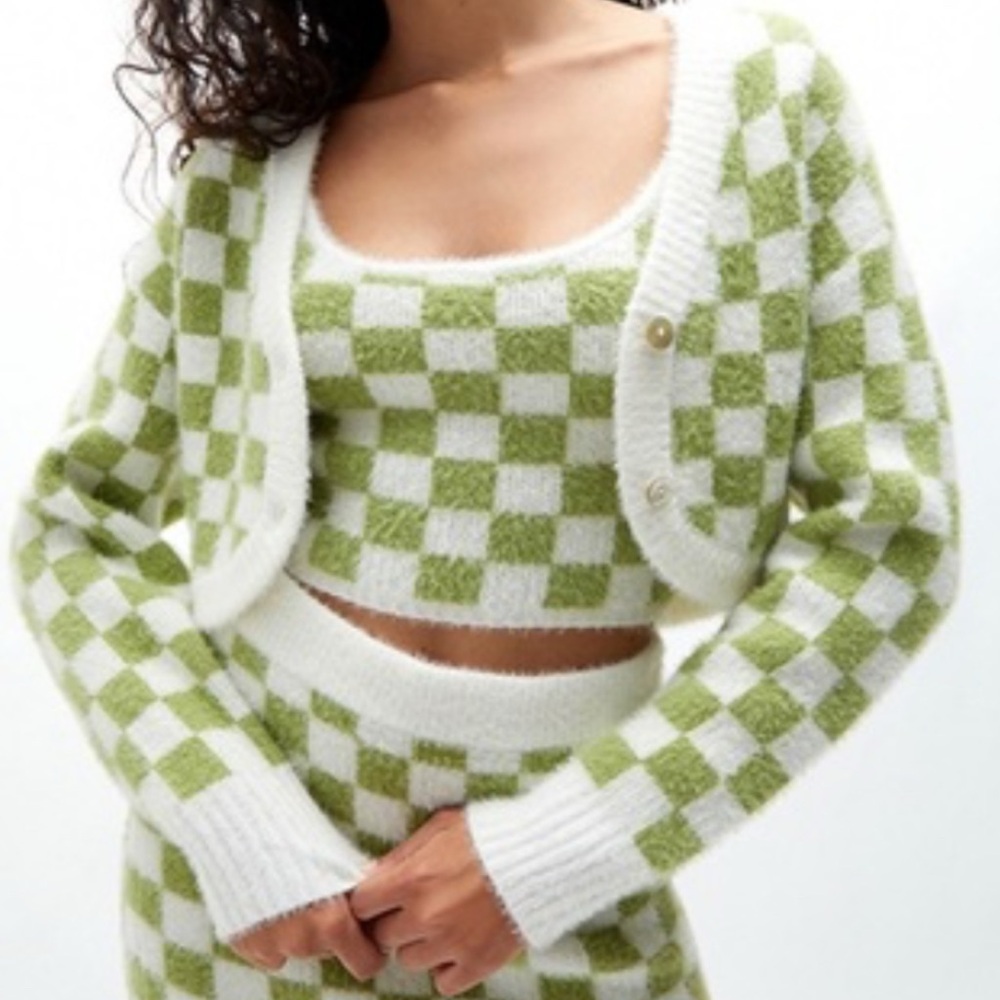 🖤La Hearts Green and Cream Knit Sweater